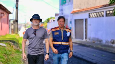 Prefeito David Almeida acompanha recuperação asfáltica no bairro Cidade Nova e reforça avanço da infraestrutura na zona Norte