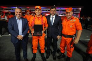 Leia mais sobre o artigo Governador Wilson Lima forma 210 novos bombeiros e amplia efetivo da corporação para mais de 1,5 mil militares no Amazonas
