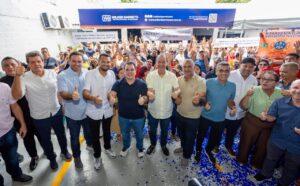 Leia mais sobre o artigo Omar Aziz recebe a filiação de mais um deputado e ato de Wilker Barreto mobiliza o Parque 10 em Manaus