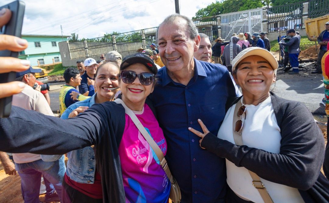 No momento, você está visualizando Omar Aziz recebido com carinho em Jutaí e Fonte Boa ao lado de Eduardo Braga e reforça compromisso com interior do Amazonas