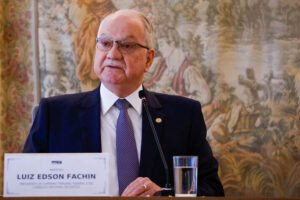 Leia mais sobre o artigo Fachin diz que tribunais devem resistir à tentação de fazer tudo: corrói a confiança na Justiça