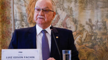 Fachin diz que tribunais devem resistir à tentação de fazer tudo: corrói a confiança na Justiça