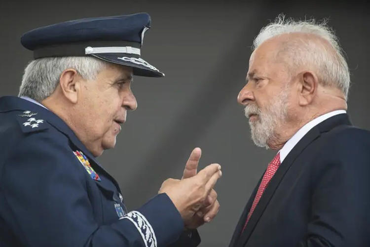 No momento, você está visualizando Forças Armadas enquadram Lula após escândalos no STF: “Muito preocupado”