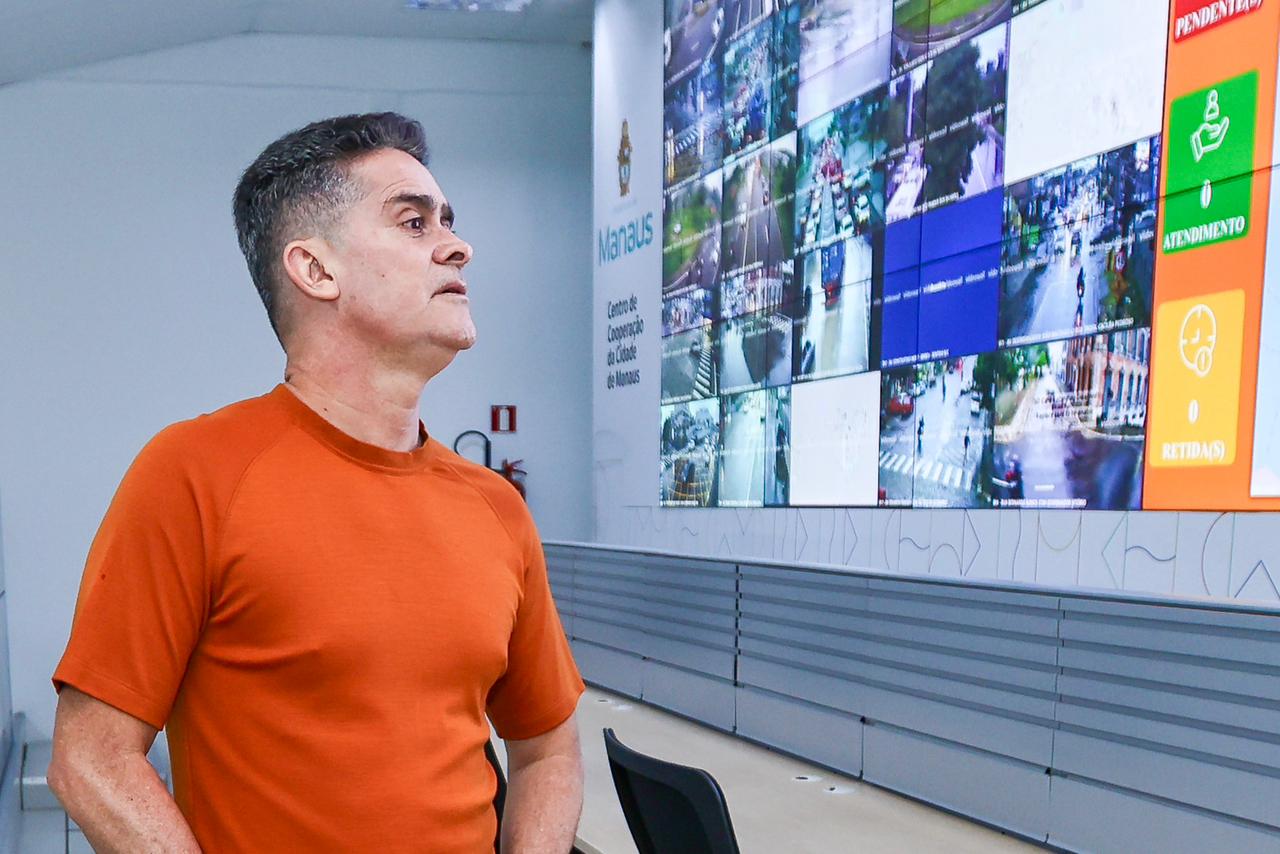 No momento, você está visualizando David Almeida coordena resposta a 114 ocorrências após chuva extrema de 160 milímetros atingir Manaus