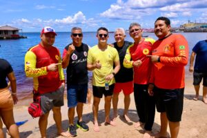 Leia mais sobre o artigo David Almeida resgata praia da Ponta Branca e devolve área de lazer às famílias da zona Sul