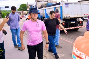 Leia mais sobre o artigo David Almeida anuncia ampliação da Operação Asfalta Manaus para mil toneladas de asfalto por dia