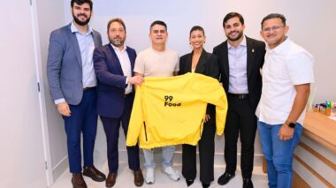 Prefeito David Almeida firma parceria com a 99, amplia cooperação iniciada em 2020 e anuncia implantação de um ponto de apoio a motociclistas em Manaus