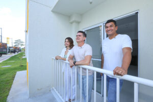 Leia mais sobre o artigo David Almeida apresenta modelo de entrega habitacional com mobílias e consolida maior programa da história da capital amazonense