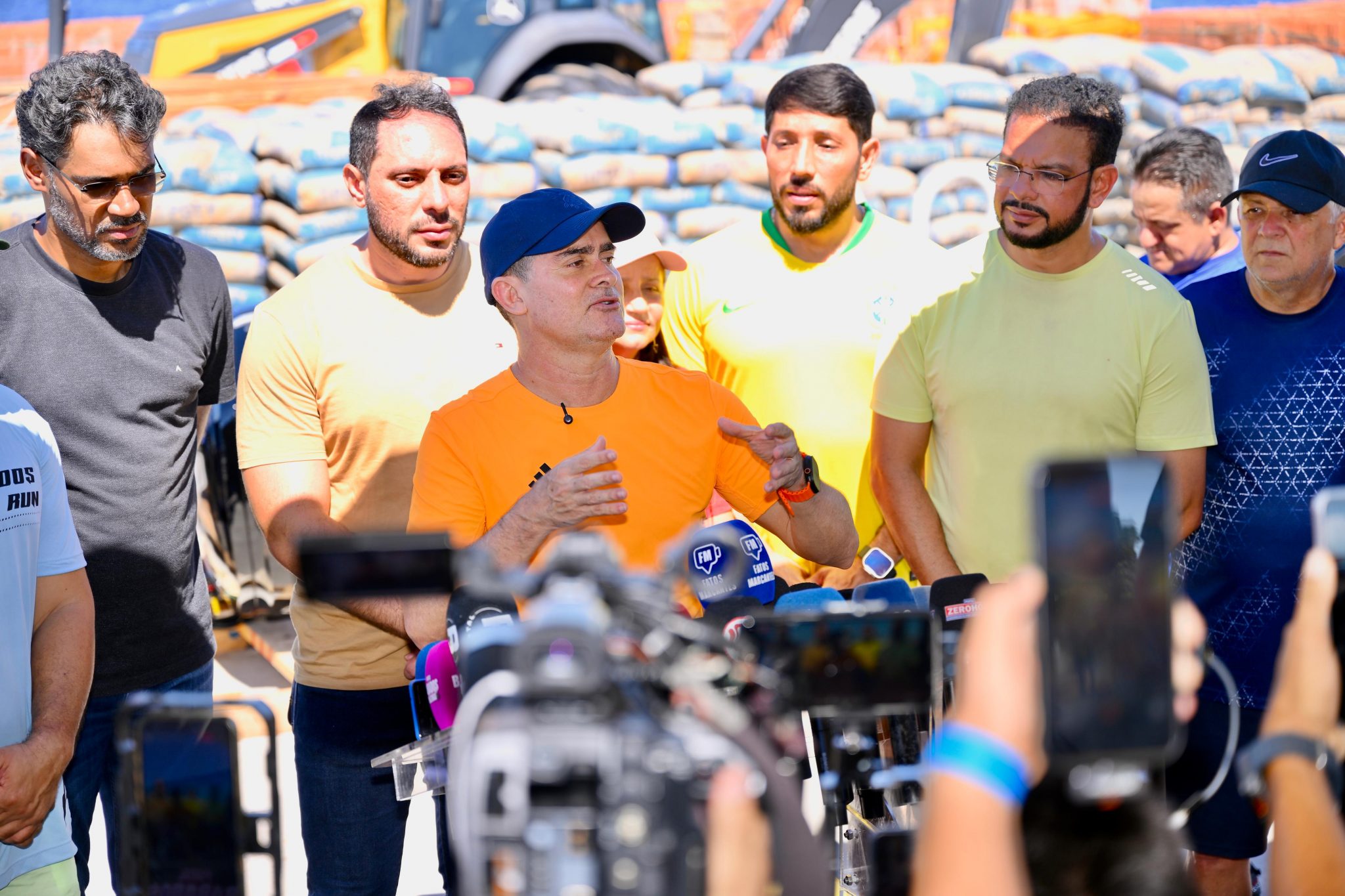 No momento, você está visualizando David Almeida entrega material e anuncia fim das escolas de madeira na zona rural de Manaus até novembro