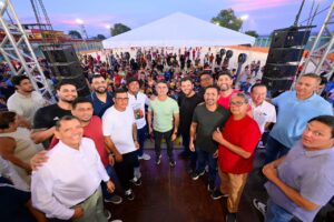 Leia mais sobre o artigo David Almeida entrega no bairro Colônia Antônio Aleixo 36° complexo esportivo e amplia estrutura de esporte e lazer na zona Leste