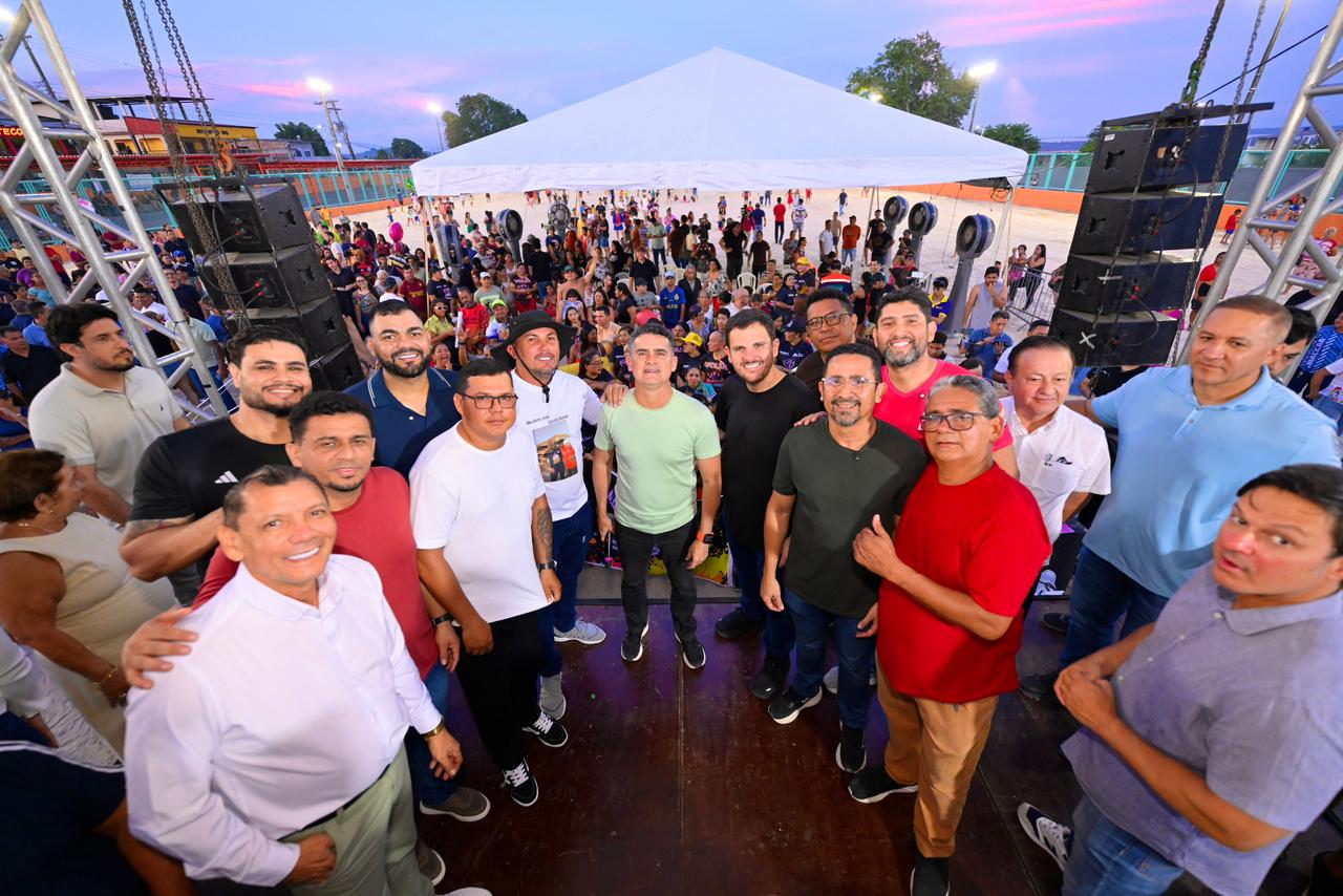 No momento, você está visualizando David Almeida entrega no bairro Colônia Antônio Aleixo 36° complexo esportivo e amplia estrutura de esporte e lazer na zona Leste