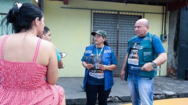 Prefeitura de Manaus cadastra 180 famílias atingidas pela chuva para acesso a benefícios sociais
