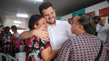 Prefeito Renato Junior realiza primeiro ato da gestão próximo ao povo no mercado municipal Adolpho Lisboa e visita feiras do Centro