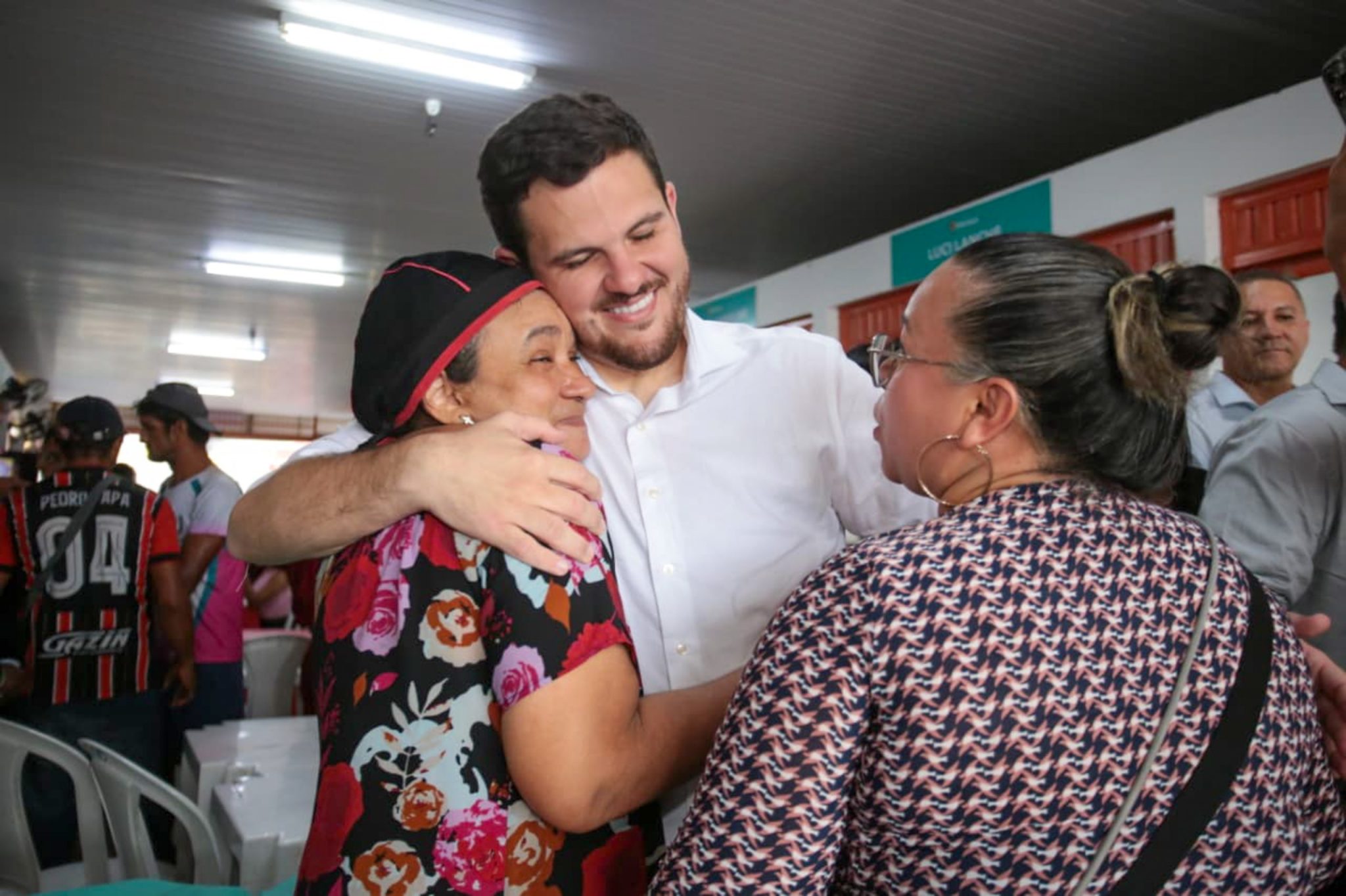 No momento, você está visualizando Prefeito Renato Junior realiza primeiro ato da gestão próximo ao povo no mercado municipal Adolpho Lisboa e visita feiras do Centro