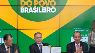 Omar Aziz lidera bancada do Amazonas em ato histórico para recuperação do trecho do meio da BR-319