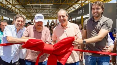 Omar Aziz participa de entrega de novos terminais pesqueiros em Itacoatiara ao lado de Eduardo Braga, prefeito Mário Abrahim e lideranças