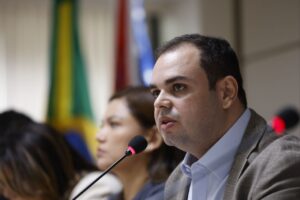 Leia mais sobre o artigo Mais de 14 mil servidores da Segurança terão reajuste de 4,14%, anuncia o governador interino Roberto Cidade
