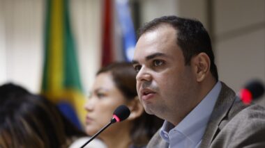 Mais de 14 mil servidores da Segurança terão reajuste de 4,14%, anuncia o governador interino Roberto Cidade