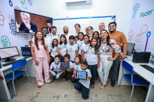 Leia mais sobre o artigo Escola da Prefeitura de Manaus na zona rural recebe novo ponto de inclusão digital 