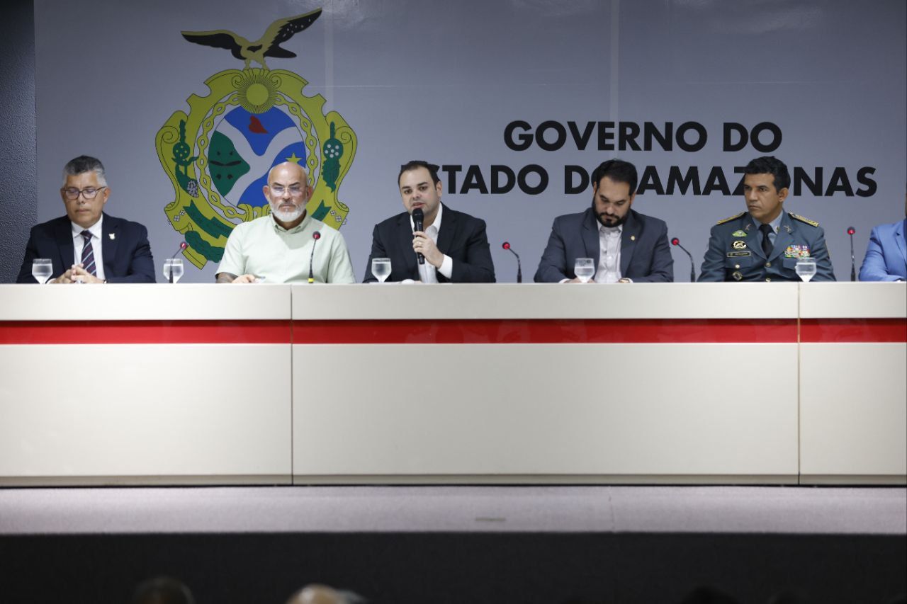 No momento, você está visualizando Governador interino Roberto Cidade empossa 60 oficiais da PMAM no Curso Superior de Polícia e reforça investimentos na segurança pública