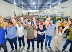 Leia mais sobre o artigo Omar Aziz, Eduardo Braga e Adail Filho cumprem agenda de entregas para a população de Coari e demonstram força do interior do Amazonas