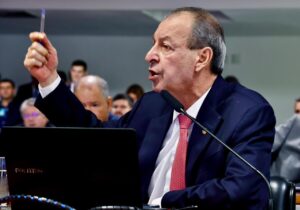 Leia mais sobre o artigo Omar Aziz apela ao Conselho Nacional de Justiça para que faça correição em Vara que suspendeu licitação da BR-319
