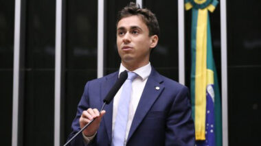 Conselho Nacional de Direitos Humanos pede investigação contra Nikolas Ferreira por acusação contra professores