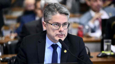 Alexandre de Moraes e sua mulher abrem ação contra Alessandro Vieira