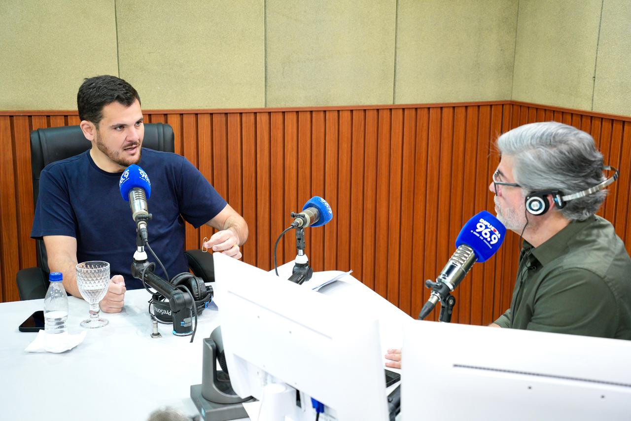 No momento, você está visualizando Prefeito Renato Junior destaca infraestrutura, habitação e diálogo com a população durante entrevista e anuncia novos secretários da Semad e Casa Civil