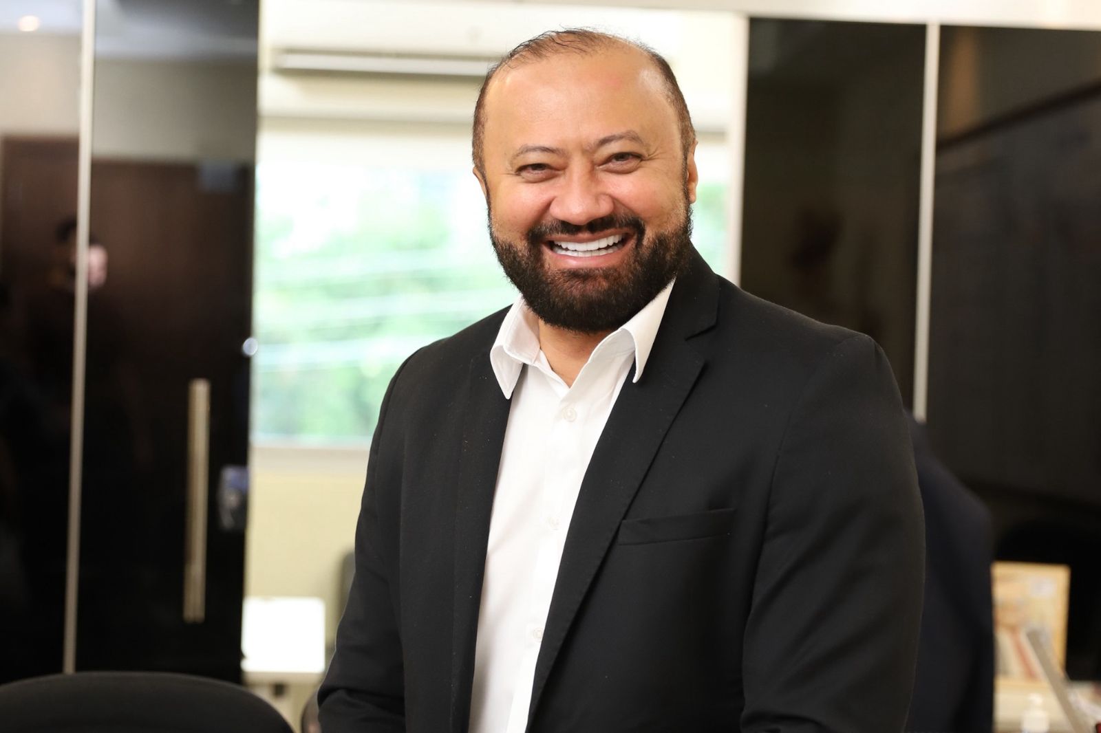 No momento, você está visualizando Prefeito Renato Junior oficializa nomeação de Arone Bentes no comando da Semed 