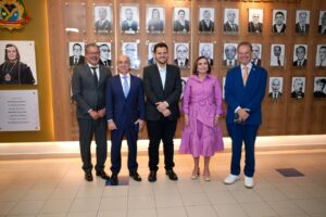 Leia mais sobre o artigo Prefeito Renato Junior realiza visita institucional ao TCE-AM e reforça diálogo entre os poderes para o desenvolvimento de Manaus