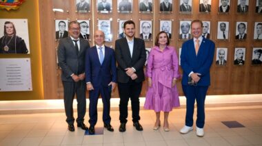 Prefeito Renato Junior realiza visita institucional ao TCE-AM e reforça diálogo entre os poderes para o desenvolvimento de Manaus