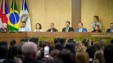 Prefeito Renato Junior prestigia posse de novos juízes do TJ-AM e destaca fortalecimento institucional entre município e Judiciário