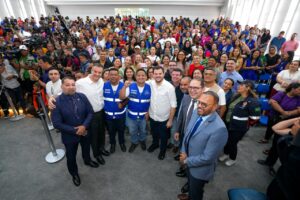 Leia mais sobre o artigo Prefeito Renato Junior sanciona lei histórica e garante indenização a mais de 1,8 mil agentes de saúde em Manaus