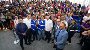 Prefeito Renato Junior sanciona lei histórica e garante indenização a mais de 1,8 mil agentes de saúde em Manaus