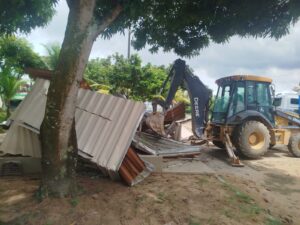 Leia mais sobre o artigo Prefeitura faz demolição de construções irregulares em praça do Dom Pedro