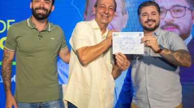 Vereador de Manaus entra na base de apoio a Omar Aziz, que adota propostas para causa animal e meio ambiente