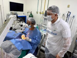 Leia mais sobre o artigo Mutirão do Novo Olhar leva cirurgias e devolve qualidade de vida a pacientes em Tefé