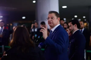 Leia mais sobre o artigo PUBLICIDADEPL muda de posição, passa a apoiar fim da escala 6×1 e defende jornada 4×3