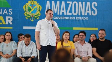 Governador Roberto Cidade entrega 800 títulos definitivos na zona norte e fortalece a política de regularização fundiária no Amazonas
