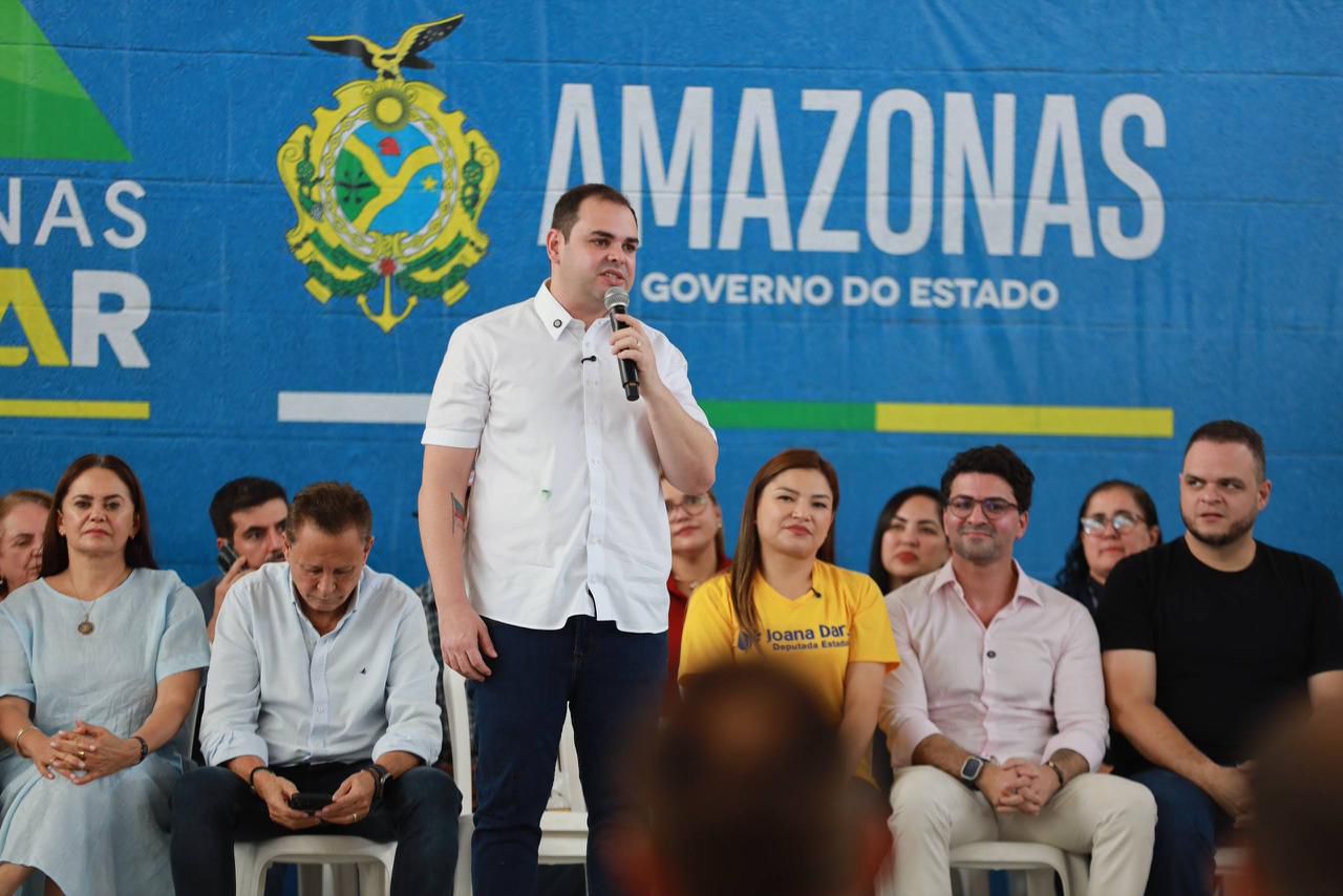 No momento, você está visualizando Governador Roberto Cidade entrega 800 títulos definitivos na zona norte e fortalece a política de regularização fundiária no Amazonas