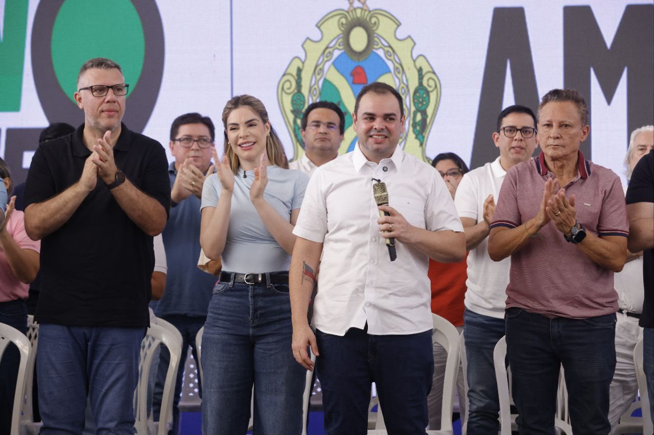 No momento, você está visualizando Governador Roberto Cidade entrega 870 cartões do Auxílio Estadual durante Governo Presente e amplia acesso a serviços essenciais na zona norte de Manaus