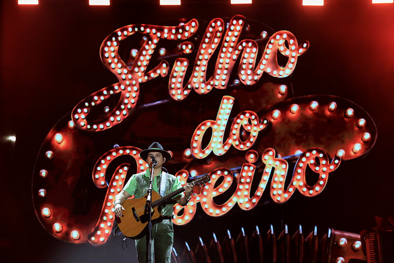 No momento, você está visualizando Prefeitura apoia ‘Filho do Piseiro’ em show histórico e garante serviços e segurança ao público na Ponta Negra