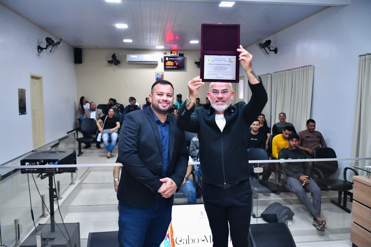 No momento, você está visualizando Cabo Maciel recebe Título de Cidadão Honorário Envirense durante agenda no município