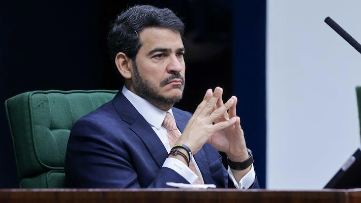 No momento, você está visualizando Messias volta de férias após rejeição no Senado e retoma atividades na AGU