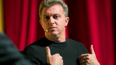 Bolsa Família 2.0: a resposta do Nobel de Economia para Luciano Huck