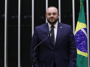 Leia mais sobre o artigo Deputado Fausto Júnior desmente fake news sobre seu posicionamento no adiamento do fim da escala 6×1