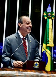 Leia mais sobre o artigo Em firme pronunciamento no Senado, Omar Aziz defende piso salarial para trabalhadores da educação