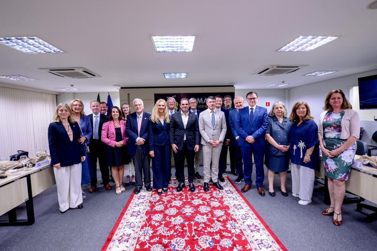 No momento, você está visualizando Em reunião com delegação da União Europeia, governador Roberto Cidade defende desenvolvimento sustentável no Amazonas e ampliação de parcerias internacionais