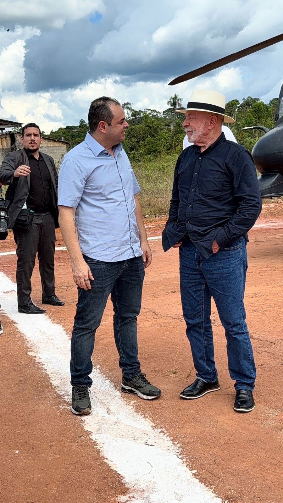No momento, você está visualizando Governador Roberto Cidade recepciona presidente Lula em visita ao Amazonas